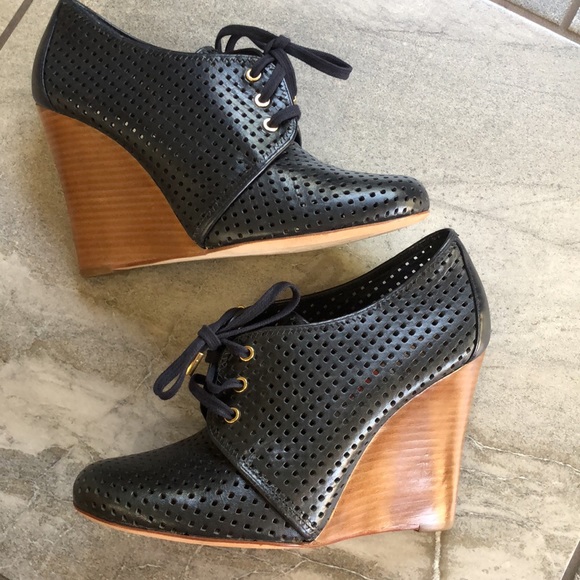 Tory Burch navy wedge lace up booties size 10.5 - Picture 2 of 7